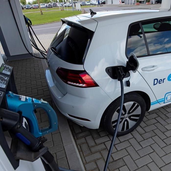 Germany to massively expand electric car charging network